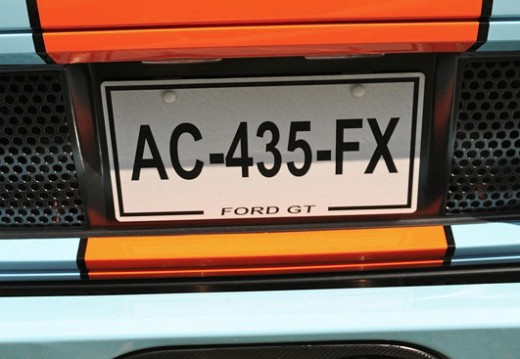 V8 V12 Mars 2011 047