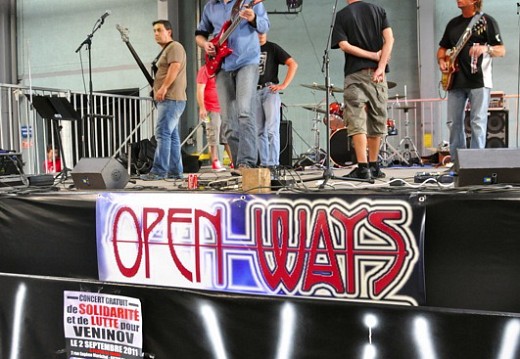 concert open ways chain reaction solidarite veninov sept 2011 15