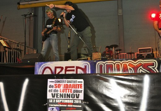 concert open ways chain reaction solidarite veninov sept 2011 50