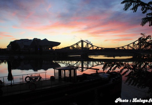 Lever de soleil sur Perrache Confluence Lyon - oct 2016