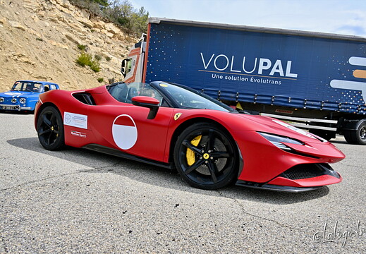Tour Auto 2023 : Ferrari the moderns