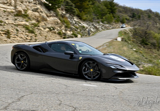 Tour Auto 2023 : Ferrari the moderns