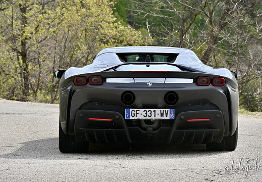 Tour Auto 2023 : Ferrari the moderns