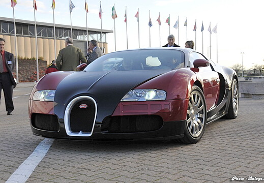 Bugatti Veyron 16.4 - montre les photos à la racine de cet album Bugatti Veyron 16.4