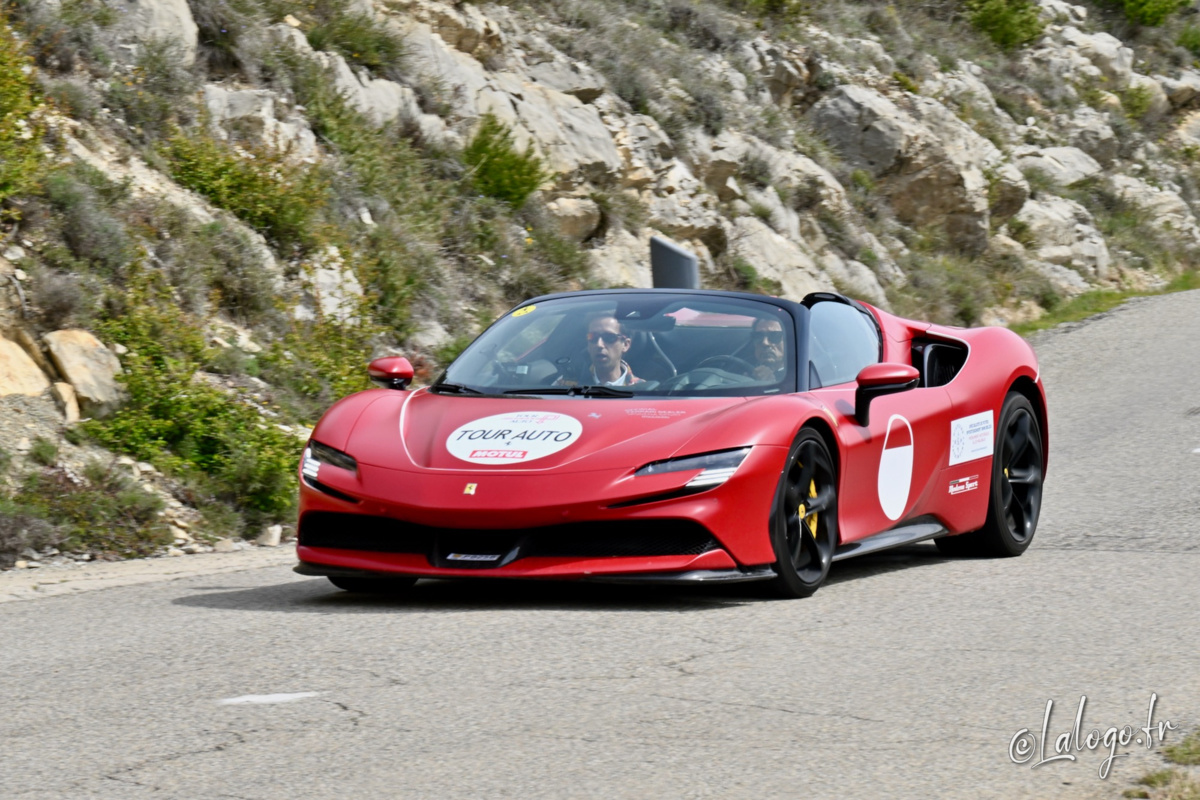 Tour Auto 2023 : Ferrari the moderns