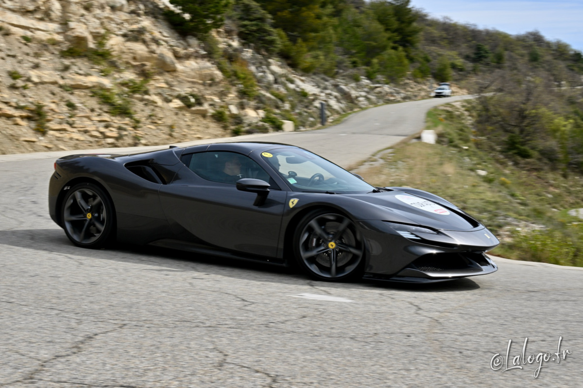 Tour Auto 2023 : Ferrari the moderns